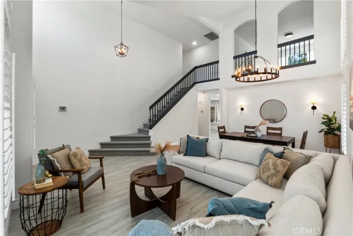 43187 Camino Caruna E, Temecula, California 92592