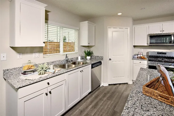 1518 Forsythia Drive, Perris, California 92571