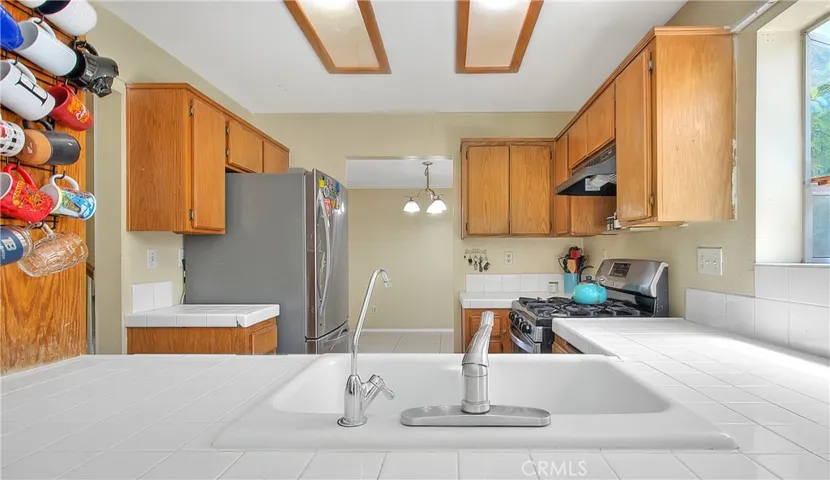 1380 Illinois Avenue, Colton, California 92324