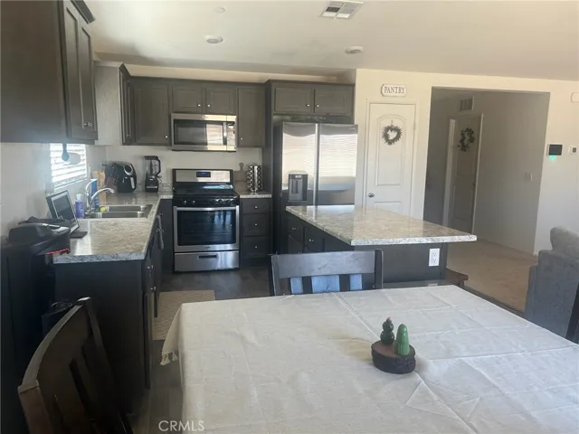 10338 Saddleback Drive, Adelanto, California 92301