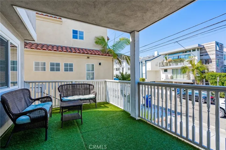 546 11th Street A, Hermosa Beach, California 90254