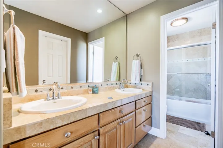 546 11th Street A, Hermosa Beach, California 90254