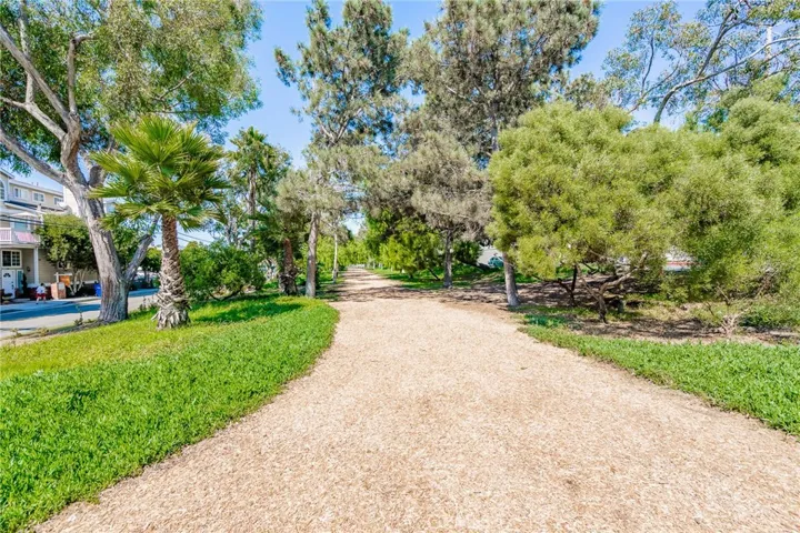 546 11th Street A, Hermosa Beach, California 90254