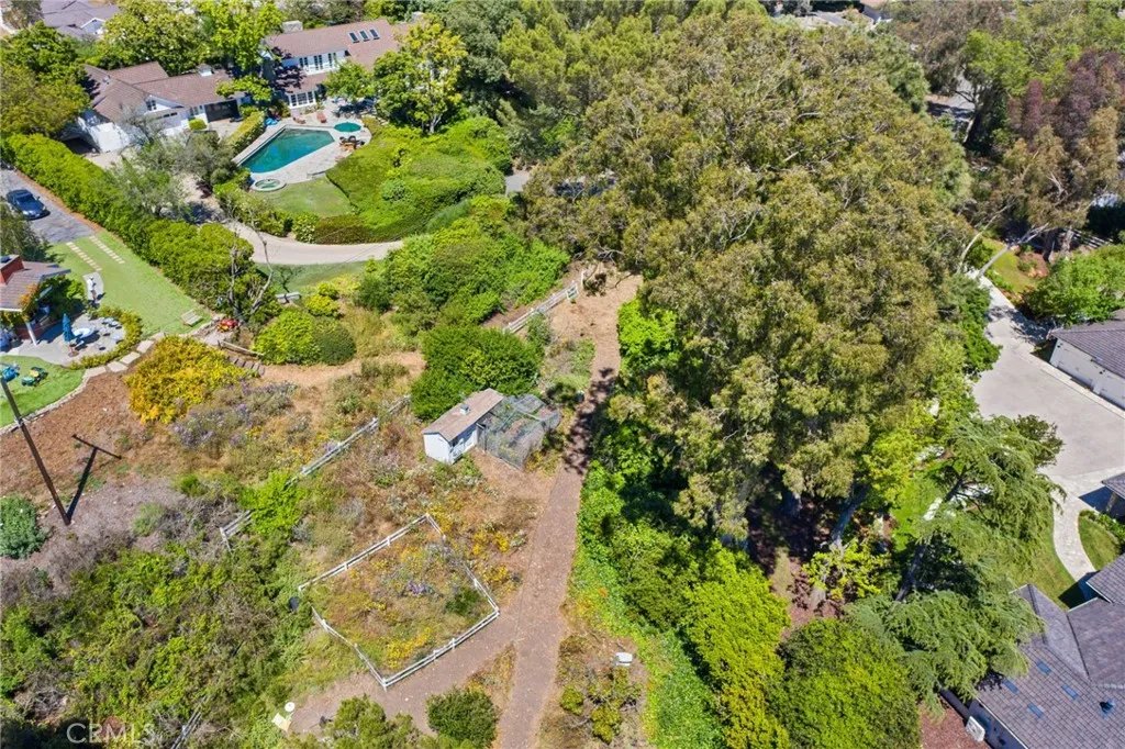 8 Quail Ridge Road S, Rolling Hills, California 90274 home-pic-49