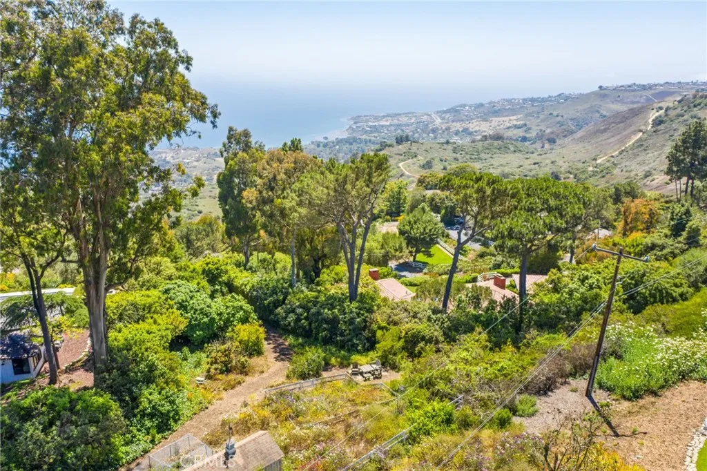 8 Quail Ridge Road S, Rolling Hills, California 90274 home-pic-52