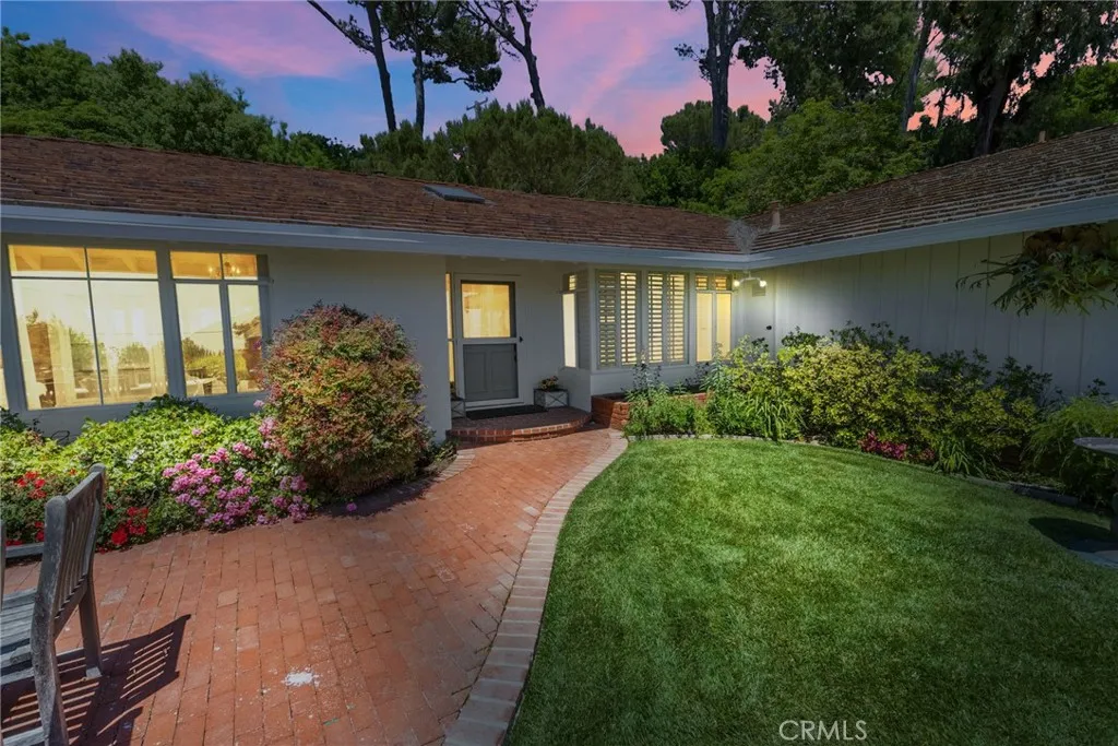 8 Quail Ridge Road S, Rolling Hills, California 90274 home-pic-3