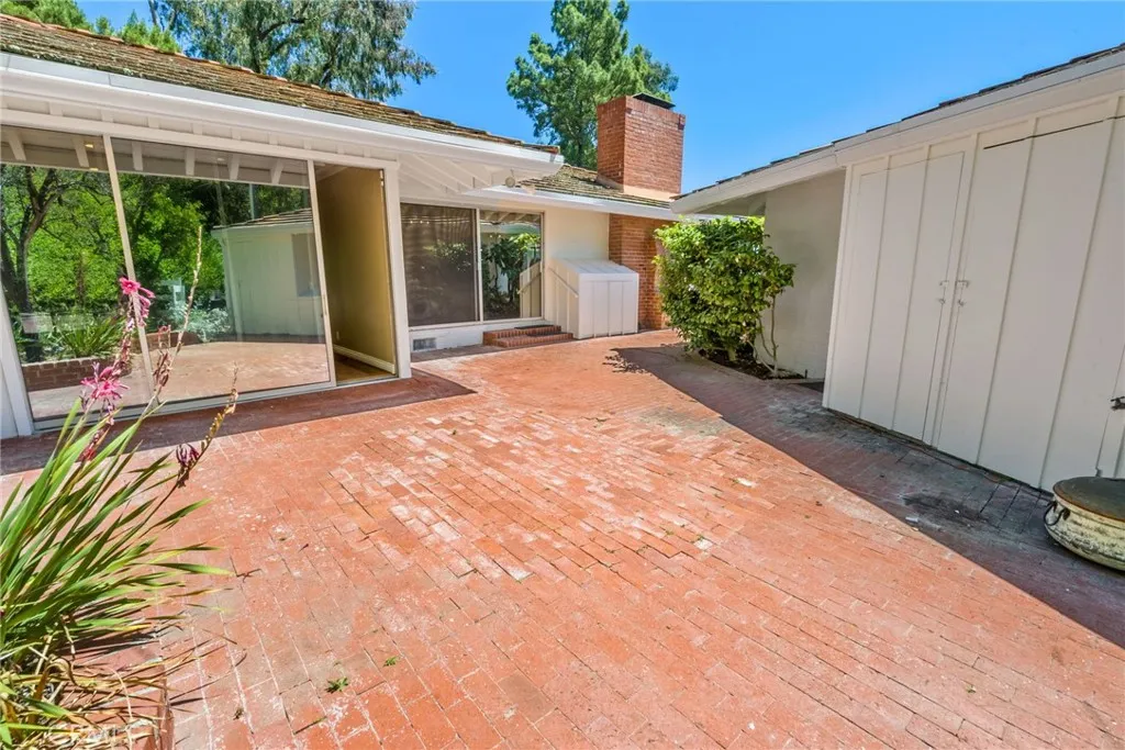8 Quail Ridge Road S, Rolling Hills, California 90274 home-pic-42
