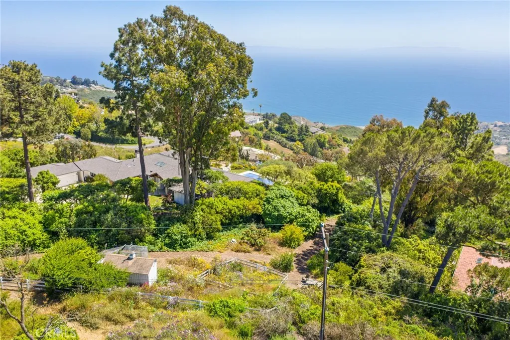 8 Quail Ridge Road S, Rolling Hills, California 90274 home-pic-53
