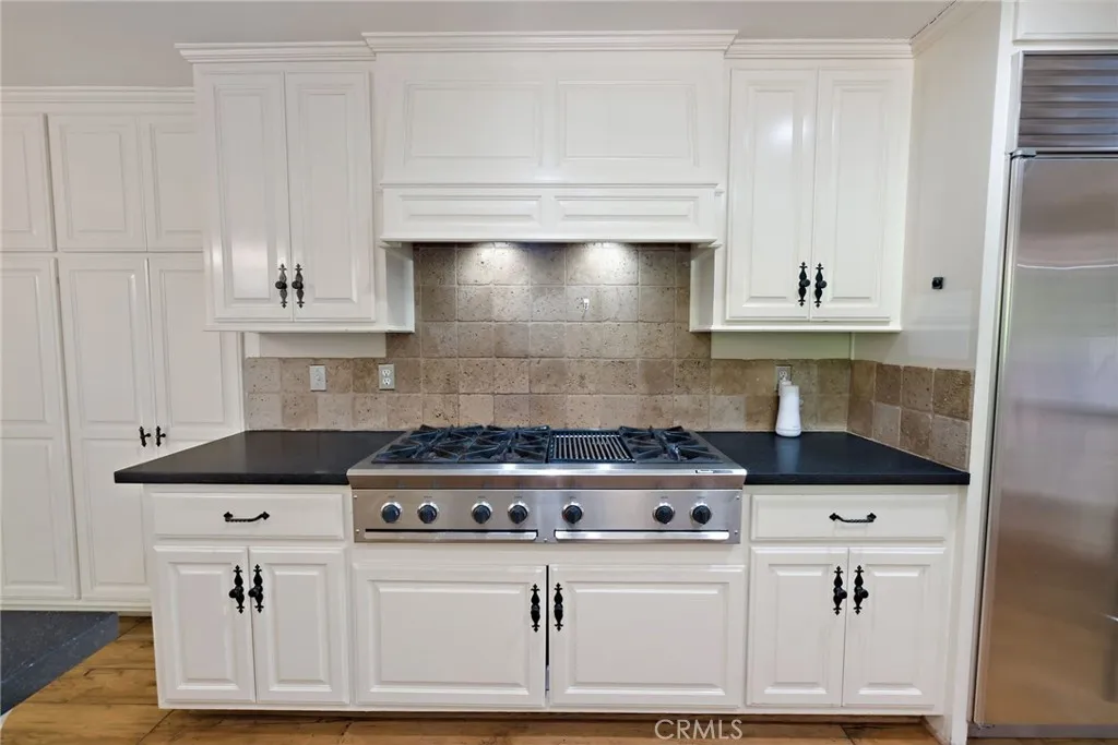 8 Quail Ridge Road S, Rolling Hills, California 90274 home-pic-16