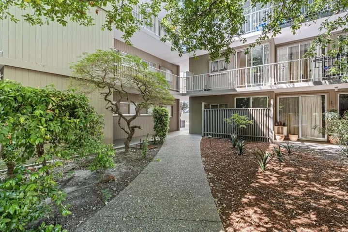 14345 Saratoga Avenue 37, Saratoga, California 95070