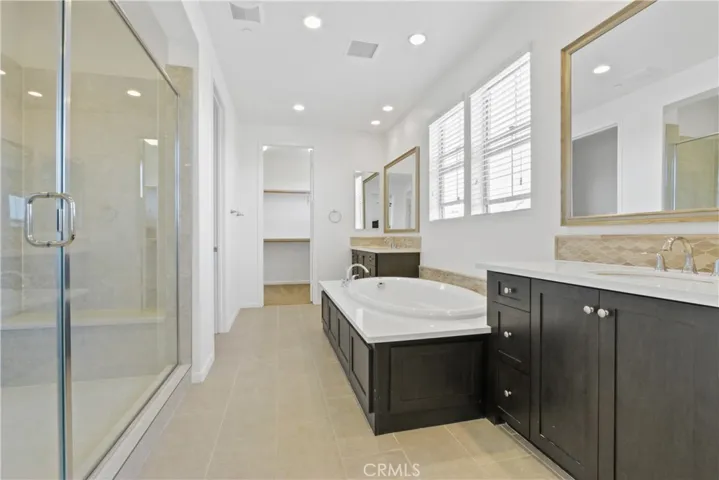 2nd Fl Master Bath