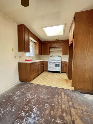 270 Loma Avenue, Long Beach, California 90803