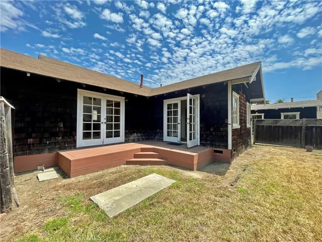 270 Loma Avenue, Long Beach, California 90803