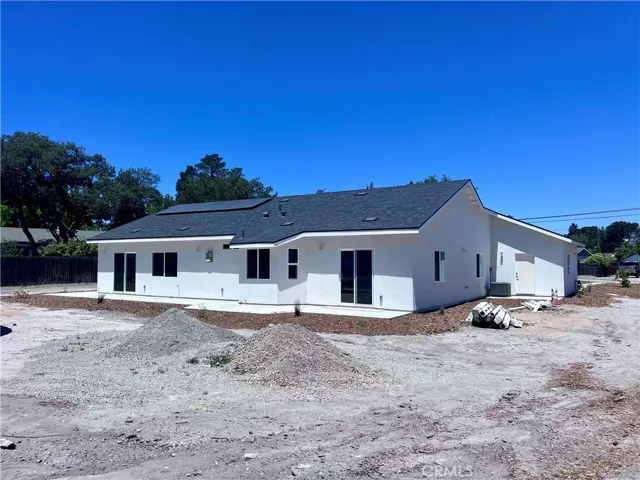 8660 Portola Road, Atascadero, California 93422
