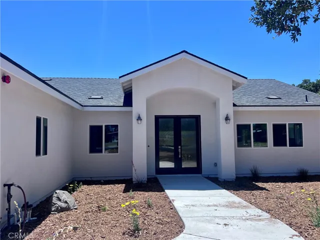 8660 Portola Road, Atascadero, California 93422