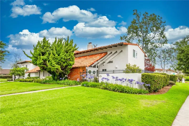 Welcome to 501 Avenida Lucia!