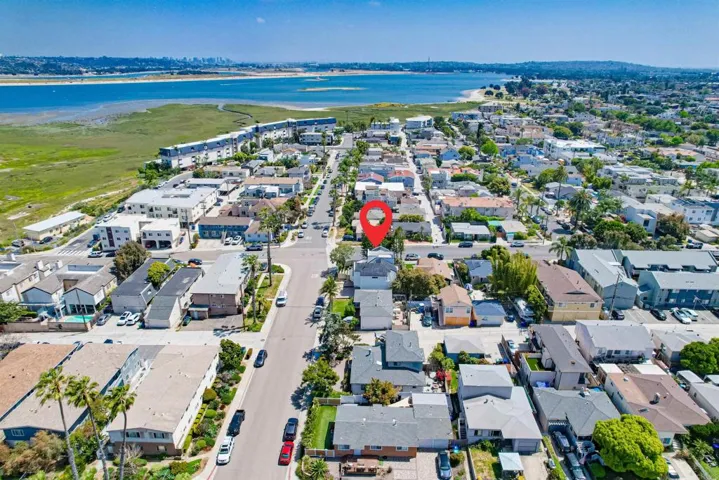 1976 Pacific Beach Dr, San Diego, California 92109