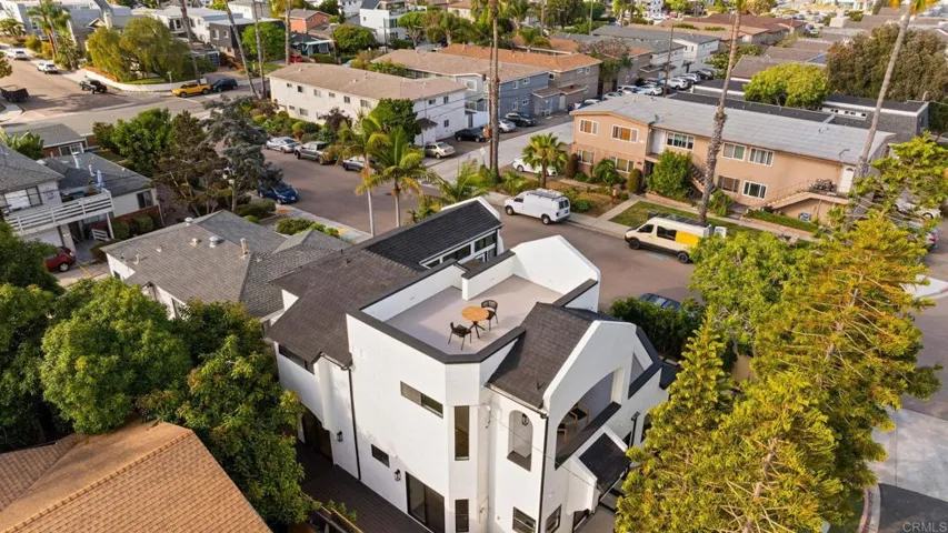 1976 Pacific Beach Dr, San Diego, California 92109