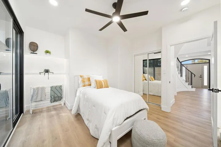 1976 Pacific Beach Dr, San Diego, California 92109