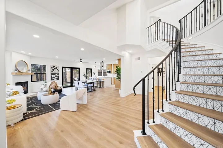 1976 Pacific Beach Dr, San Diego, California 92109