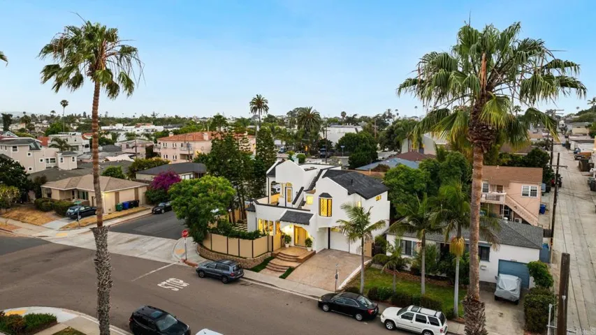 1976 Pacific Beach Dr, San Diego, California 92109