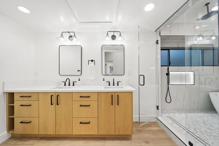 1976 Pacific Beach Dr, San Diego, California 92109