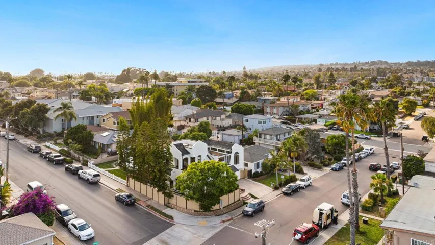 1976 Pacific Beach Dr, San Diego, California 92109