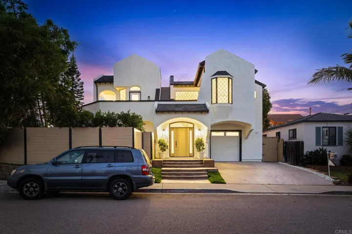 1976 Pacific Beach Dr, San Diego, California 92109