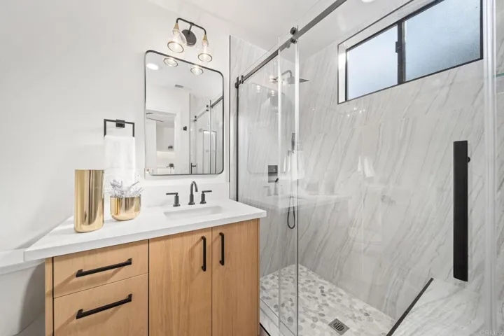 1976 Pacific Beach Dr, San Diego, California 92109