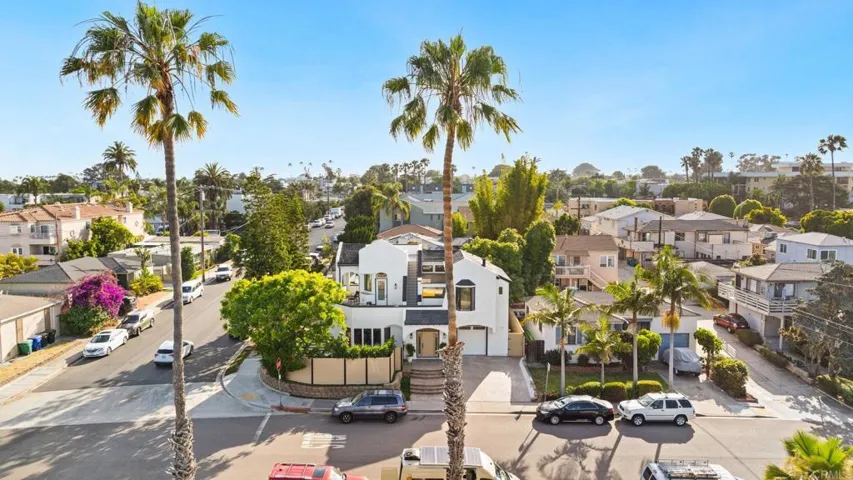 1976 Pacific Beach Dr, San Diego, California 92109