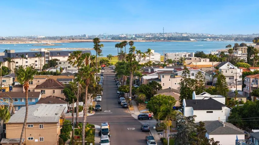 1976 Pacific Beach Dr, San Diego, California 92109