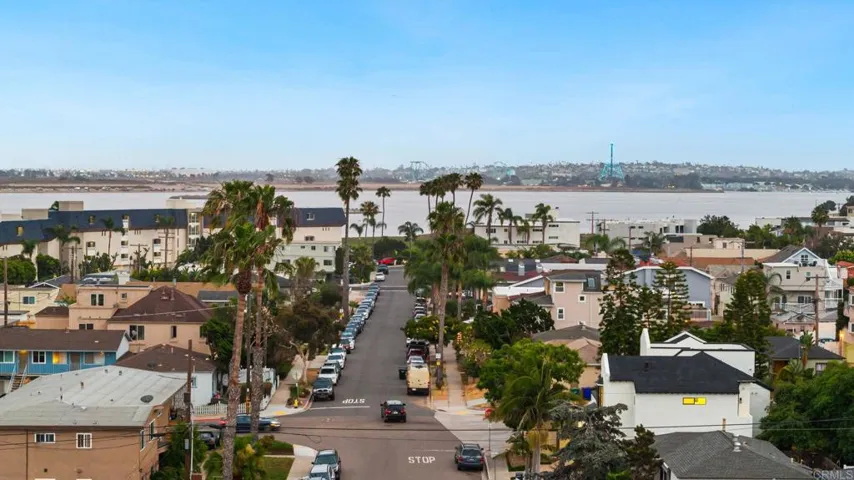 1976 Pacific Beach Dr, San Diego, California 92109