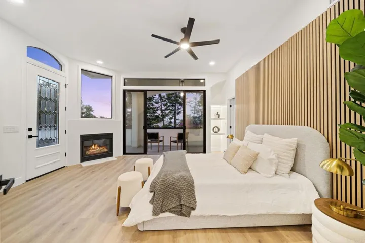 1976 Pacific Beach Dr, San Diego, California 92109