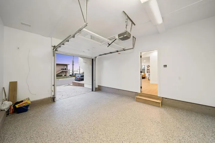 1976 Pacific Beach Dr, San Diego, California 92109