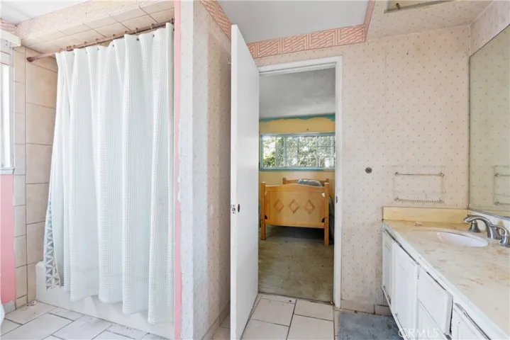 Upstairs Jack and Jill bathroom