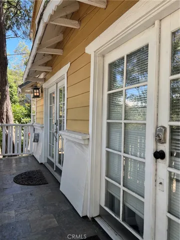 23663 Lake Drive, Crestline, California 92325