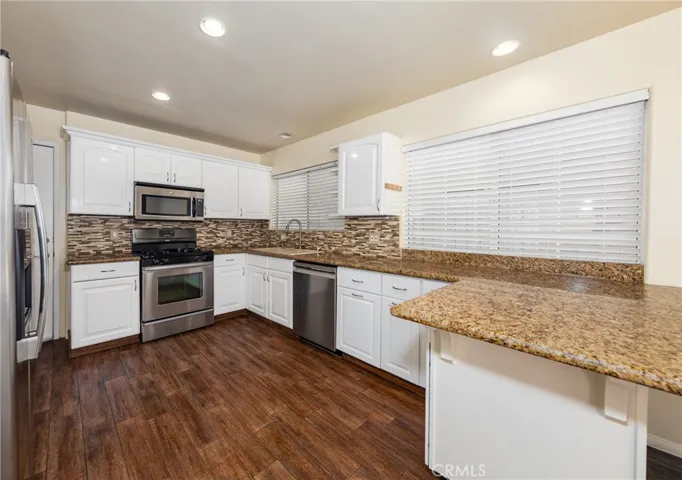 granite counters kitchen