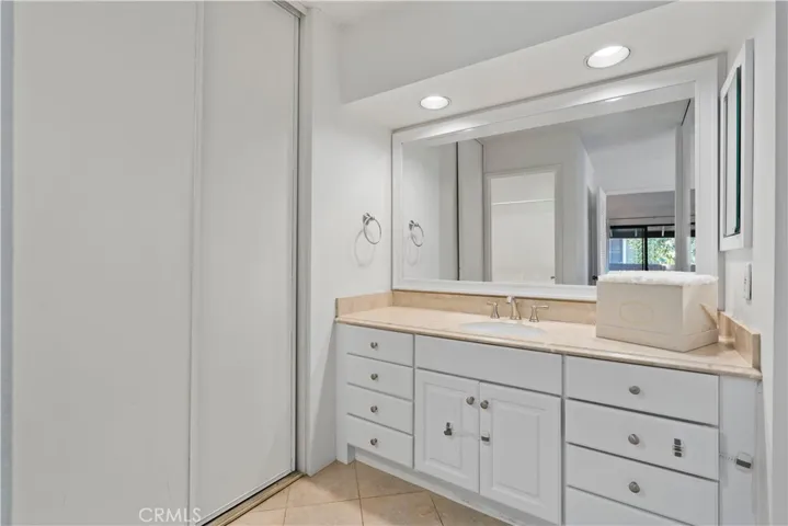 54 Streamwood, Irvine, California 92620