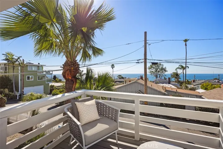 Upstairs Unit Balcony Ocean Views, Catalina Island