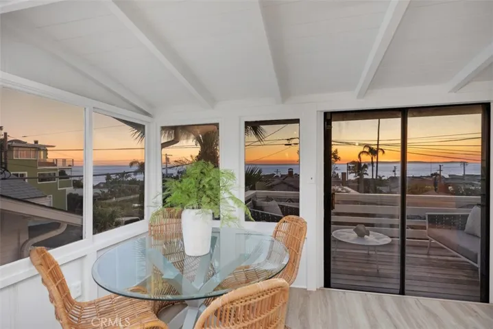 Upper Duplex Unit Ocean & Catalina Views