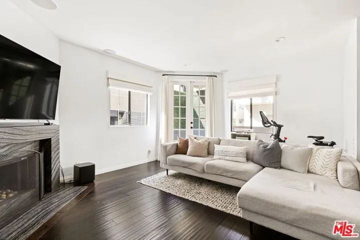 1814 Thayer Avenue 4, Los Angeles, California 90025