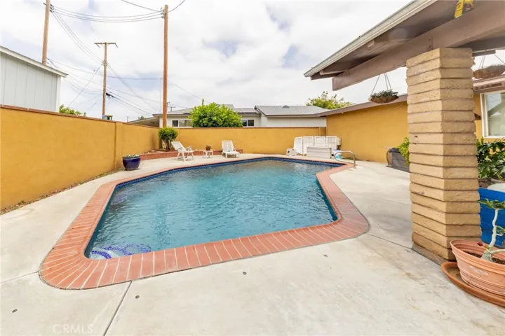 14362 Walnut Creek, Baldwin Park, California 91706