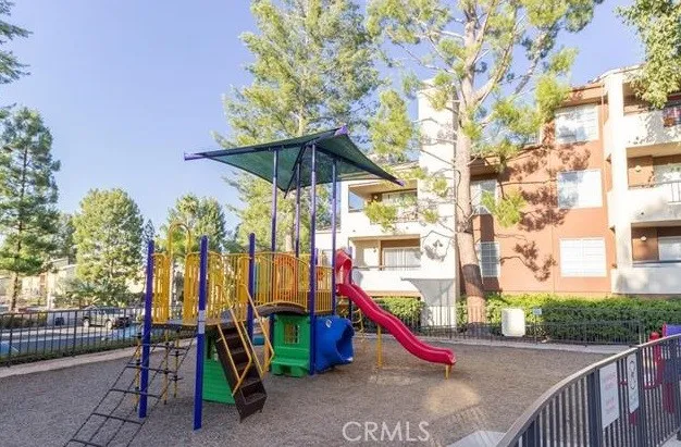 21550 Burbank Boulevard 208, Woodland Hills, California 91367
