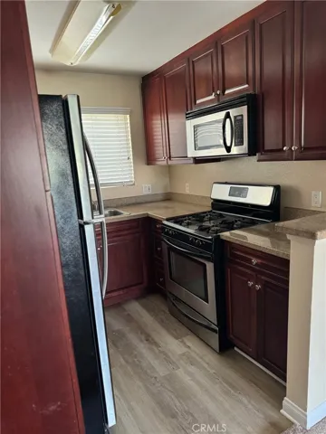 21550 Burbank Boulevard 208, Woodland Hills, California 91367