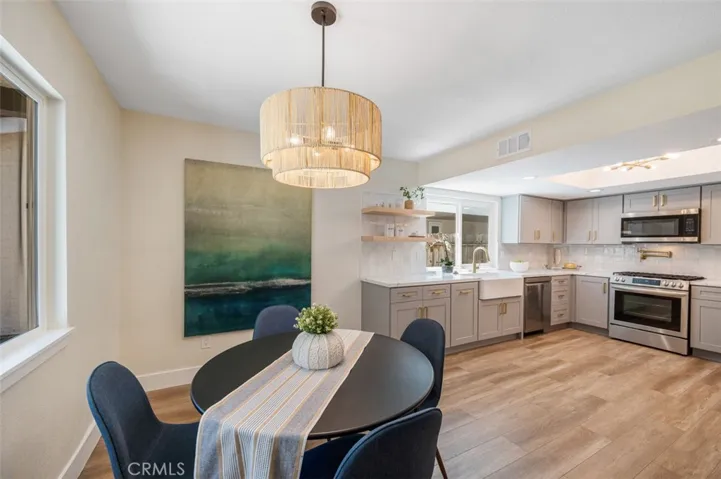 1089 Glen Circle, Costa Mesa, California 92627