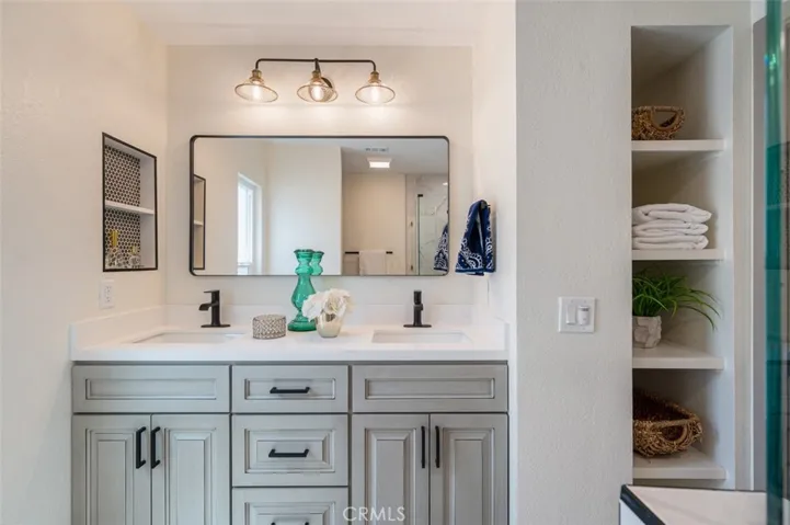 1089 Glen Circle, Costa Mesa, California 92627
