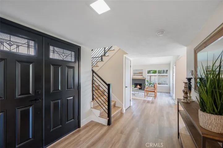 1089 Glen Circle, Costa Mesa, California 92627