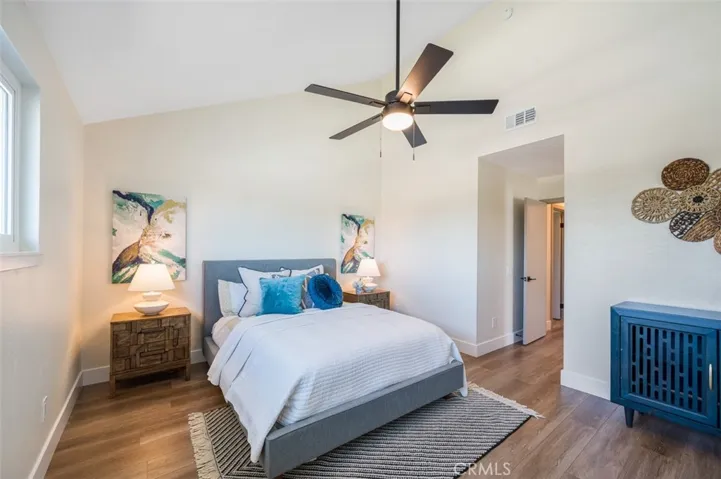1089 Glen Circle, Costa Mesa, California 92627