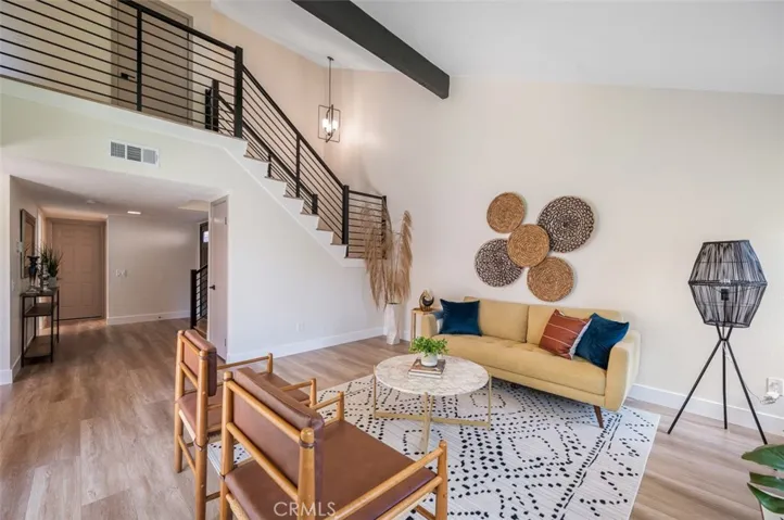 1089 Glen Circle, Costa Mesa, California 92627