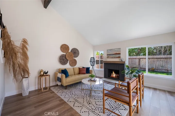 1089 Glen Circle, Costa Mesa, California 92627